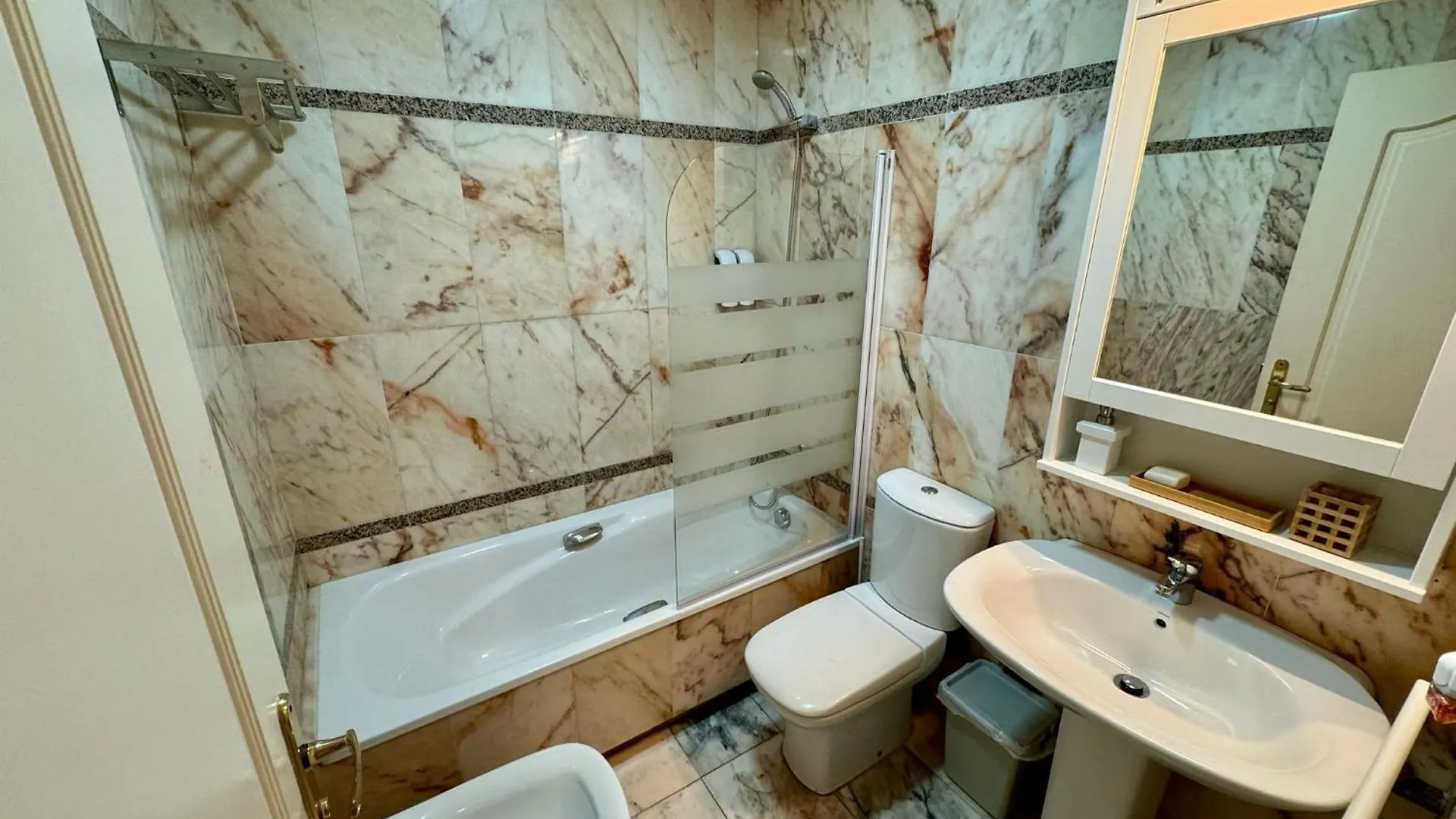 Apartamento Universal La Linea de la Concepcion Apartment